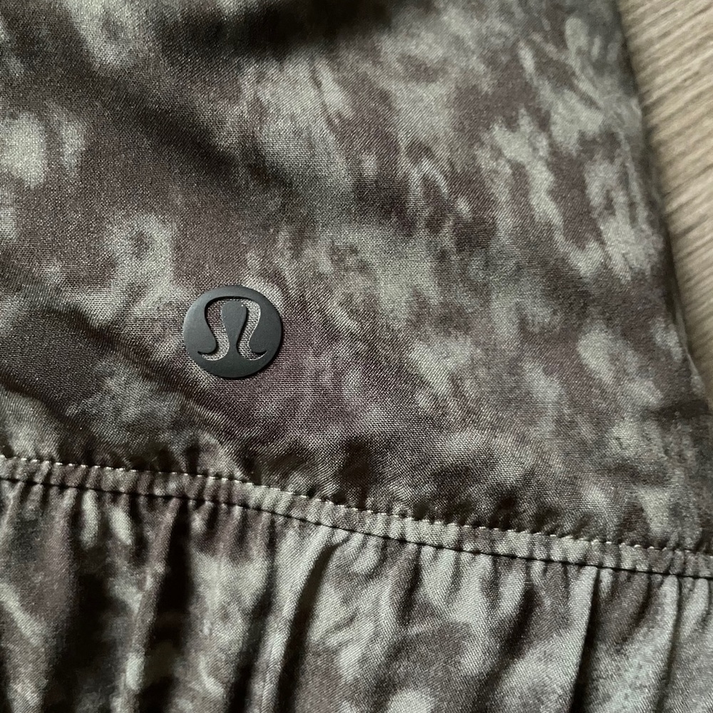 Lululemon Reversible Bombs Away Jacket - Picture 5 of 6